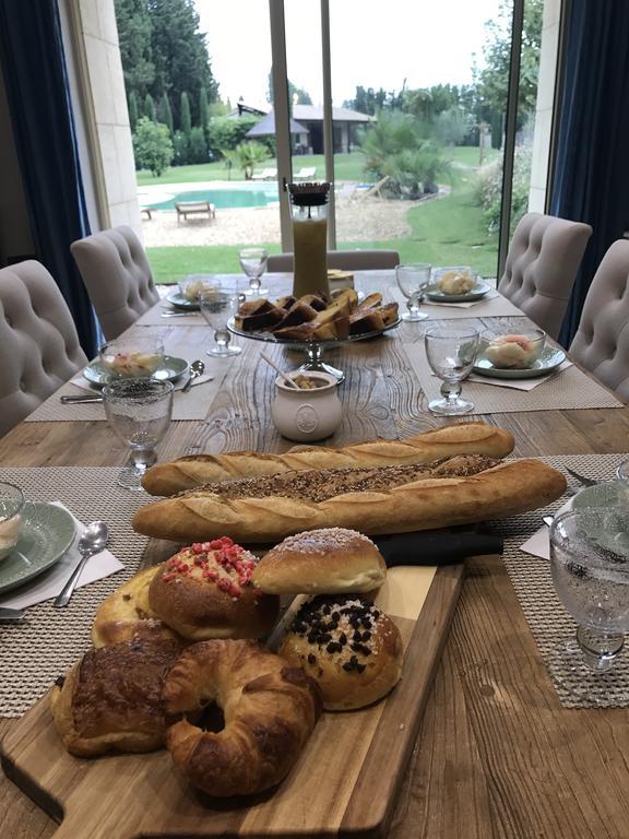Mas Des Limites Bed and Breakfast Rognonas Esterno foto