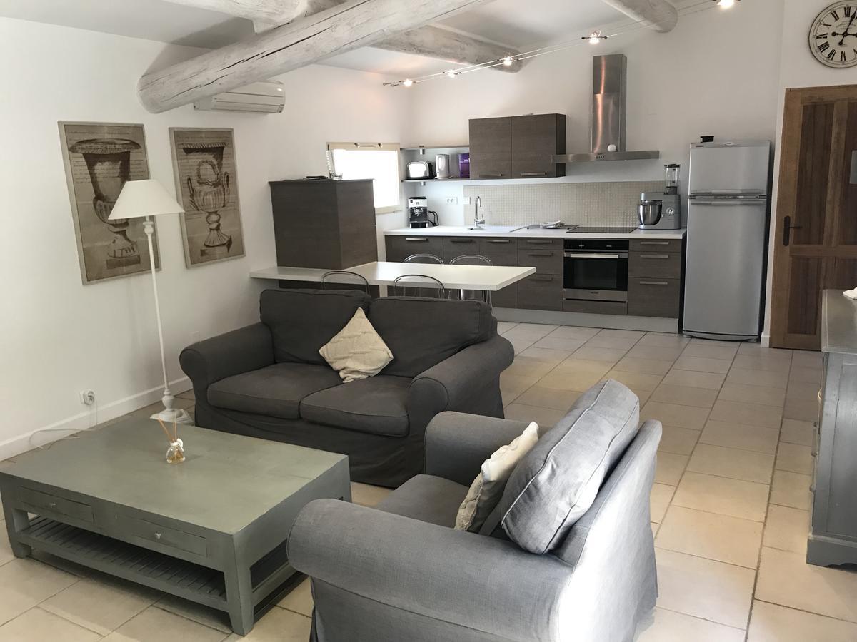 Mas Des Limites Bed and Breakfast Rognonas Esterno foto