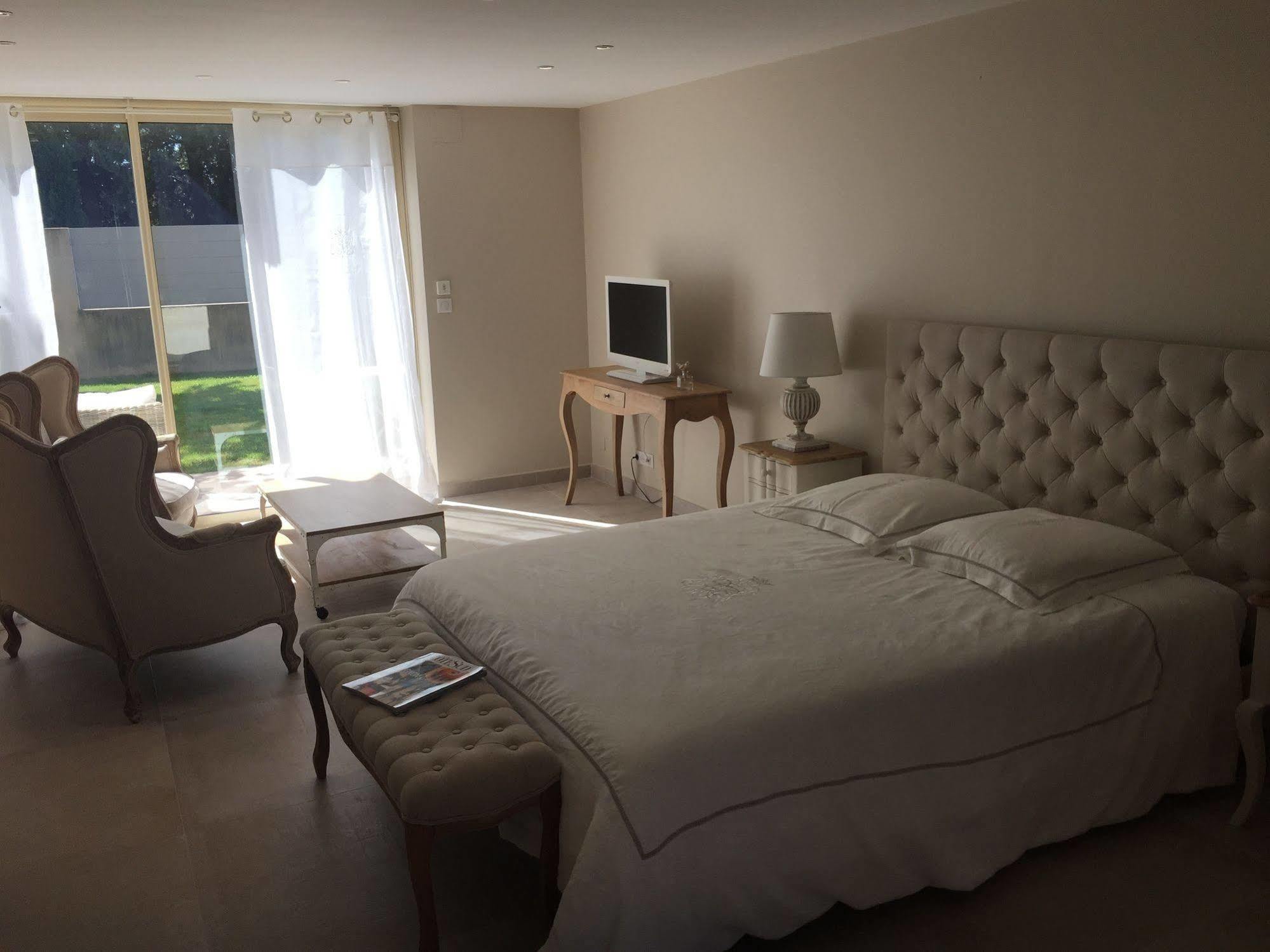 Mas Des Limites Bed and Breakfast Rognonas Esterno foto