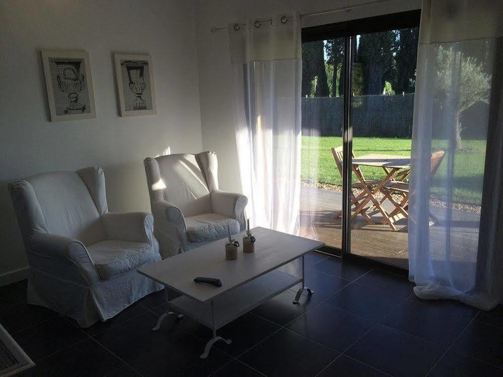 Mas Des Limites Bed and Breakfast Rognonas Esterno foto