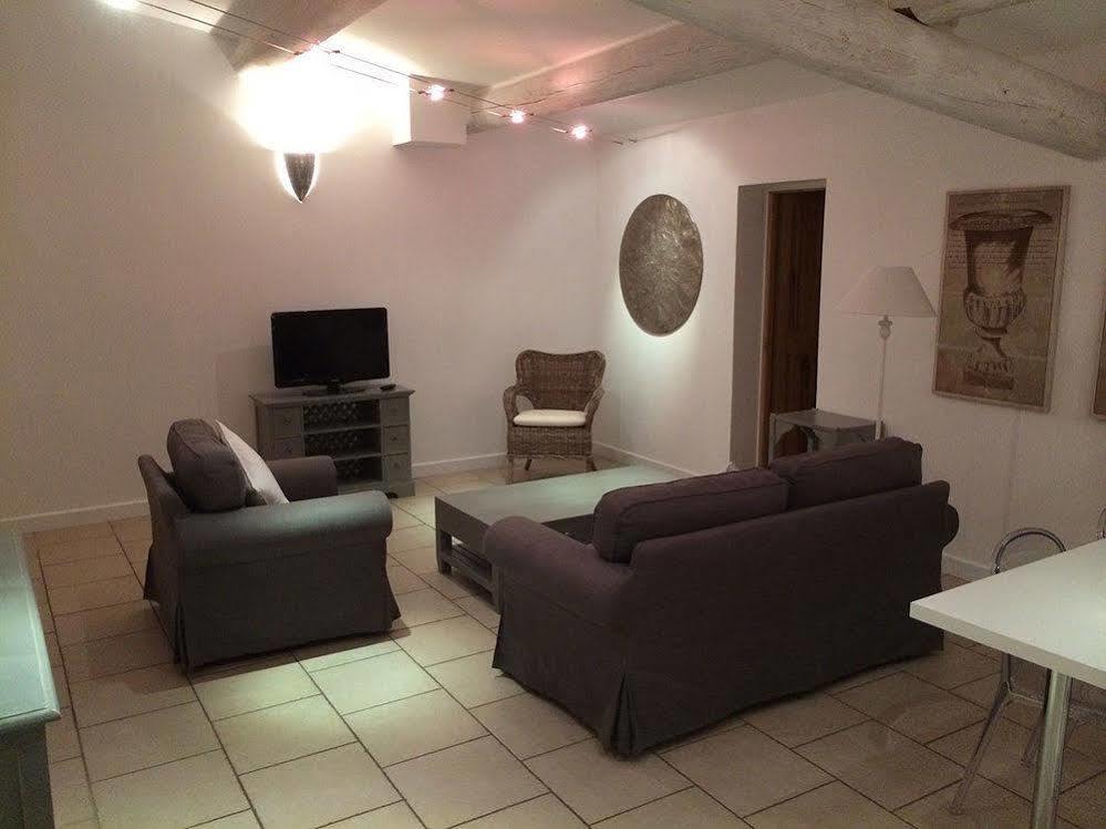 Mas Des Limites Bed and Breakfast Rognonas Esterno foto