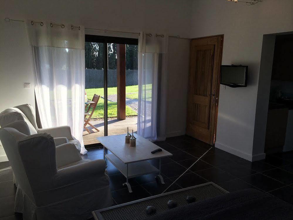 Mas Des Limites Bed and Breakfast Rognonas Esterno foto