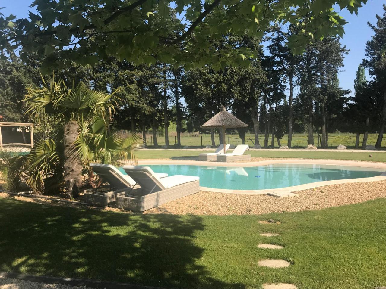 Mas Des Limites Bed and Breakfast Rognonas Esterno foto
