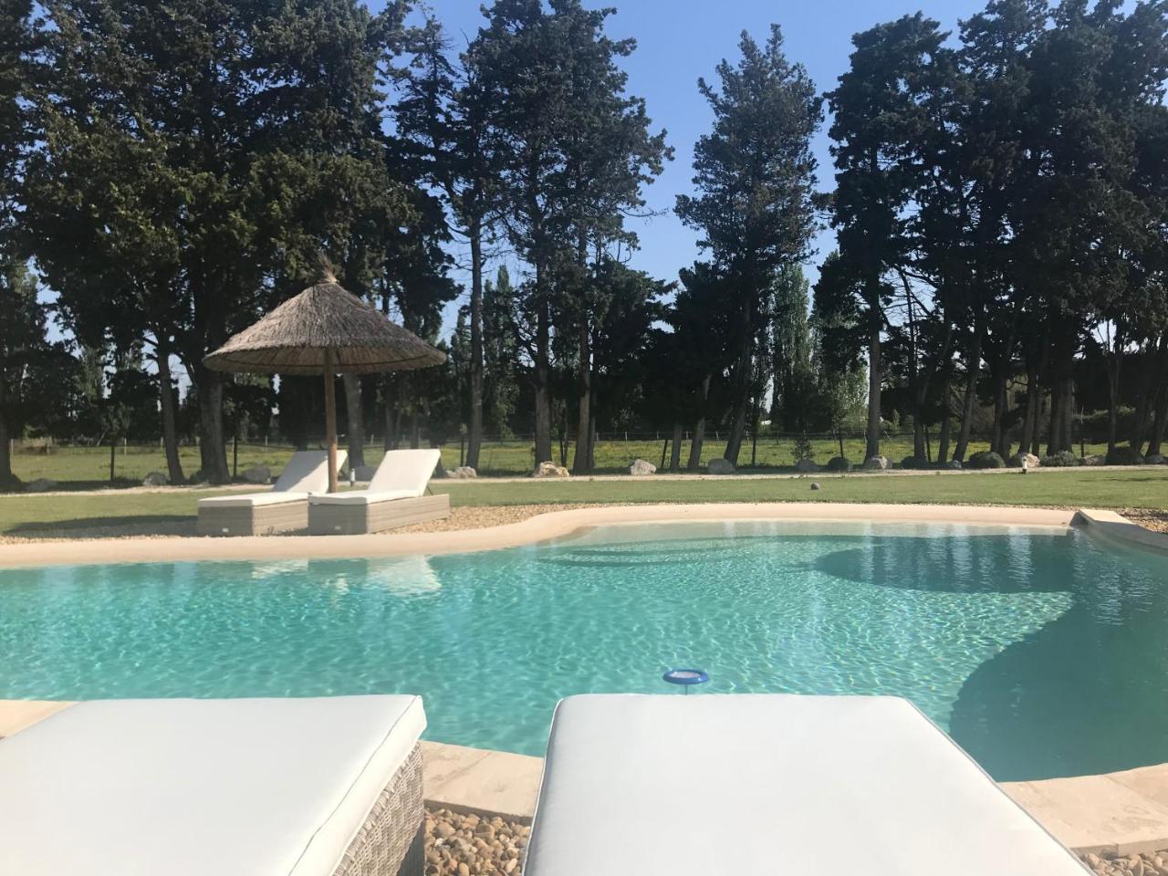 Mas Des Limites Bed and Breakfast Rognonas Esterno foto